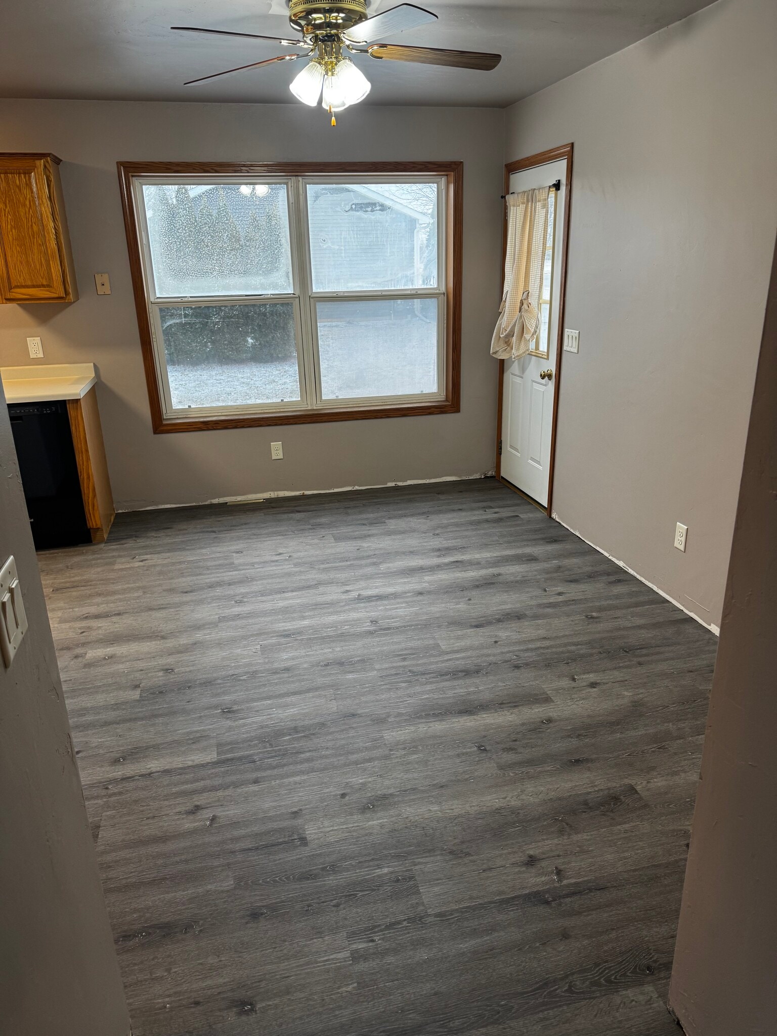 Building Photo - 726 S Main St