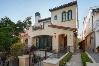 Building Photo - 613 Begonia Ave