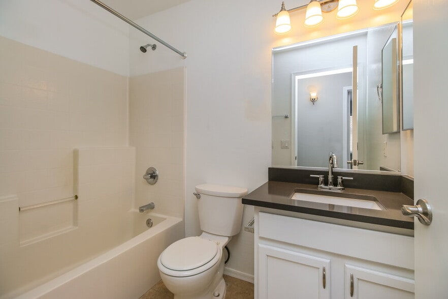 Building Photo - 8930 E Fountain St