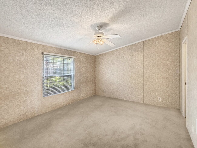Building Photo - Charming Coastal Retreat in Ridgeway | Fenced Yard + Garage | Hobe Sound