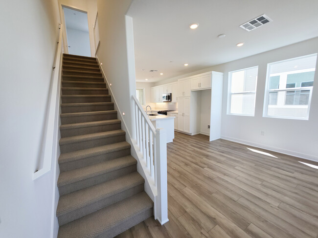 Building Photo - 27457 Novella Ln