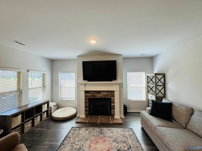 Building Photo - 113 Branton Ct