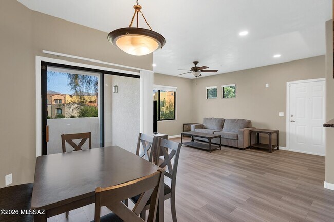 Building Photo - 2550 E River Rd