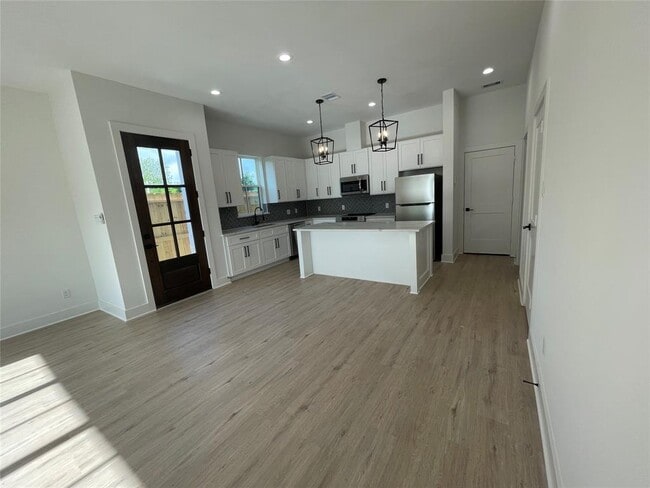 Building Photo - 6412 Highland Pine Ln