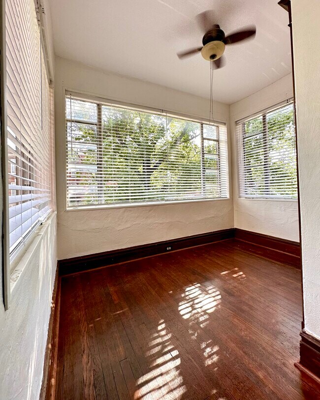 Building Photo - 735 Dover Pl