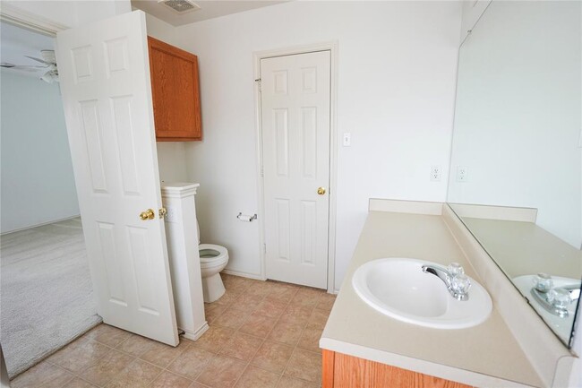 Building Photo - 721 Jane Austen Trail