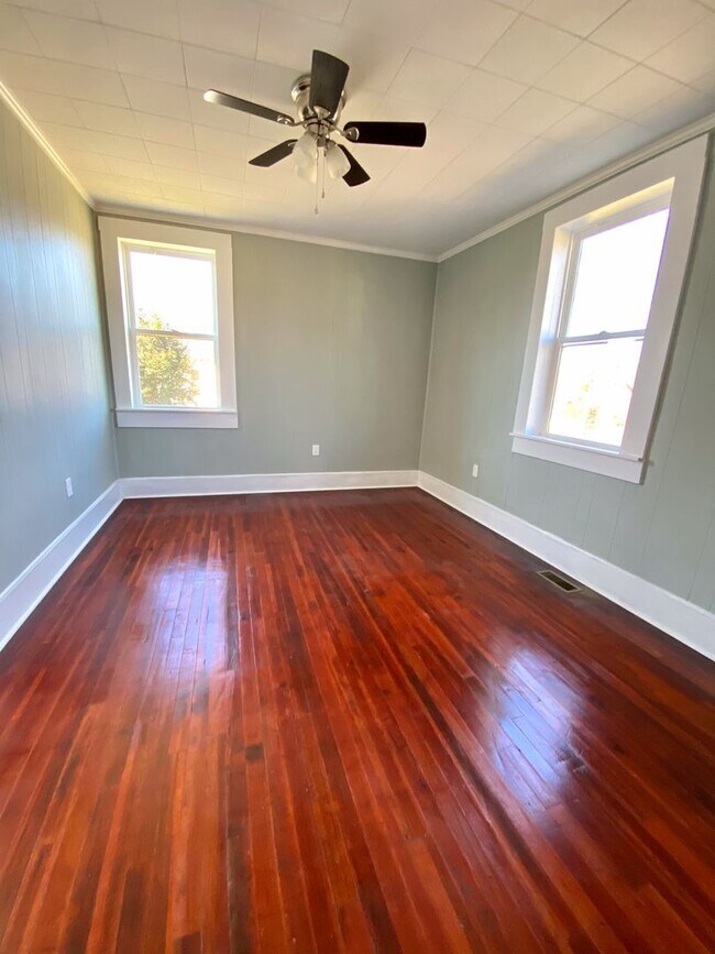 Building Photo - 3 bed/ 2 bath house in Seneca