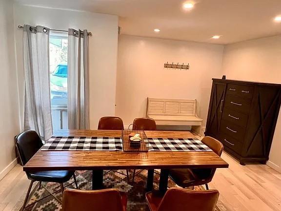 Building Photo - 4 Ulverston Dr