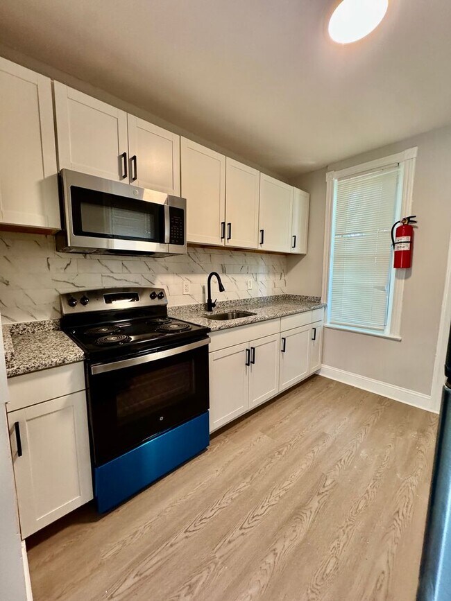 Building Photo - Amazing West Oak Lane 3bd/1ba Available NOW!