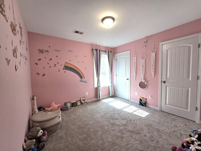 Building Photo - 1922 Flagpole Dr