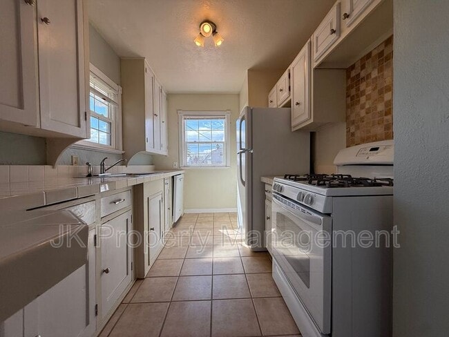 Building Photo - 2716 Central Ave