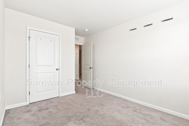 Building Photo - 336 Mazzeo Dr