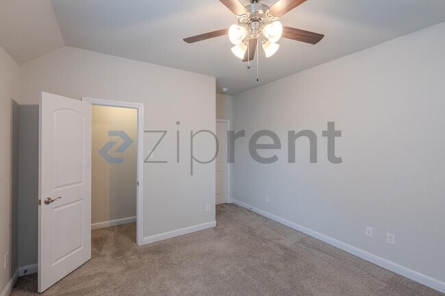 Building Photo - 23522 Persimmon Crk Ln