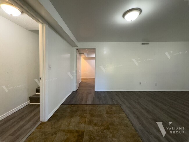 Building Photo - Spacious 4 Bedroom Ozark Home