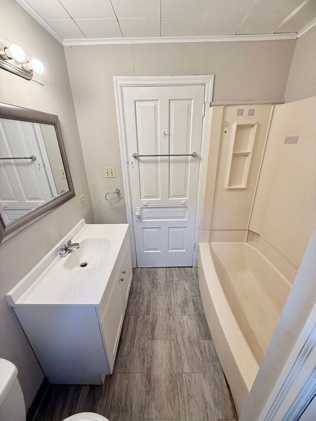 Building Photo - Charming & Spacious Historic 5-Bedroom Home for Rent in Carlisle, PA