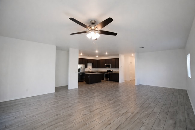 Building Photo - 165 W Seaside Dr