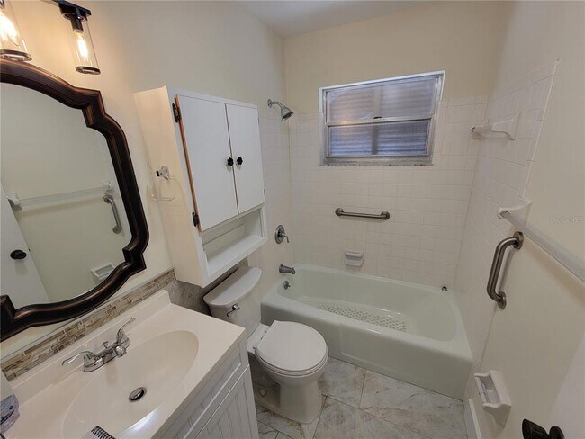 Building Photo - 1028 Lillian St