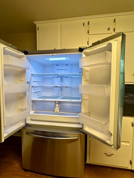 Building Photo - 1316 Eastview Dr