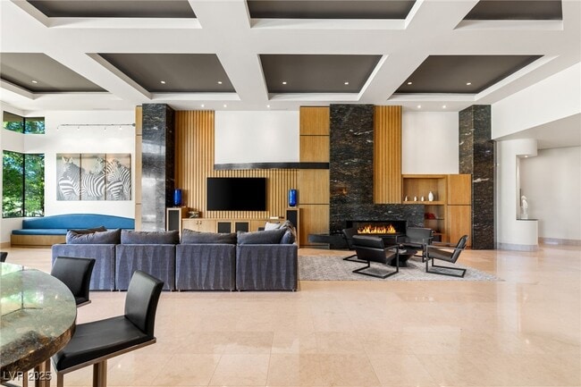 Building Photo - 2 Castle Oaks Ct