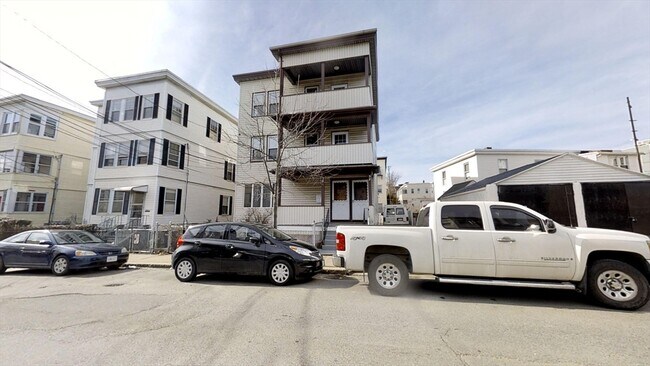 Building Photo - 52 Mansfield St