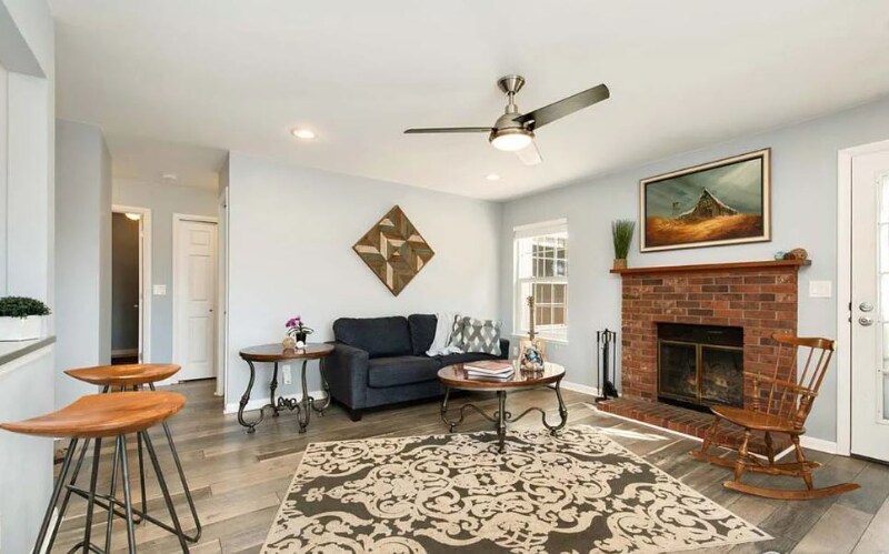 Building Photo - 1300 W Stuart St