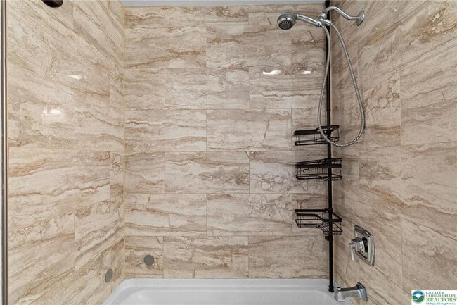 Building Photo - 921 Ridge St