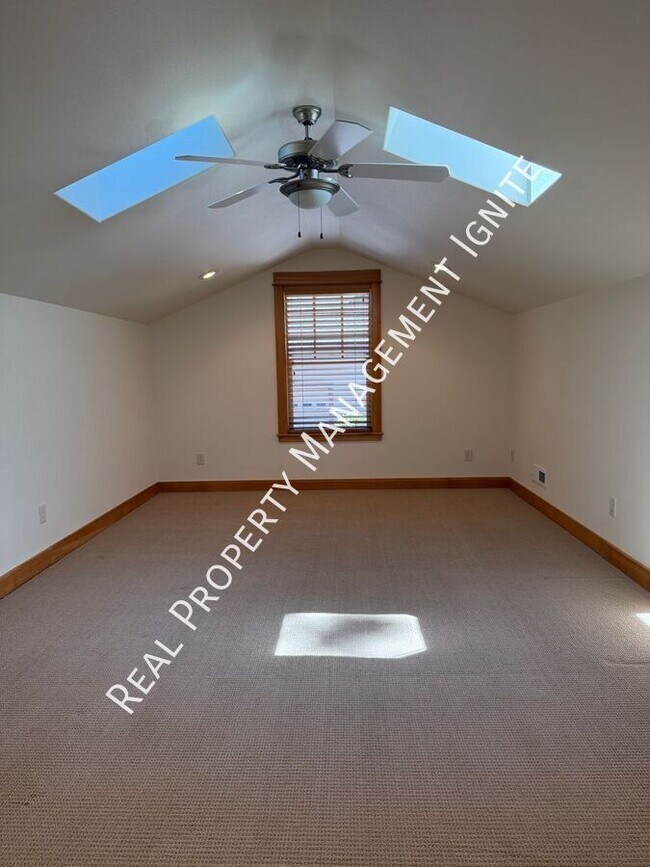 Building Photo - 2479 NW Shields Dr