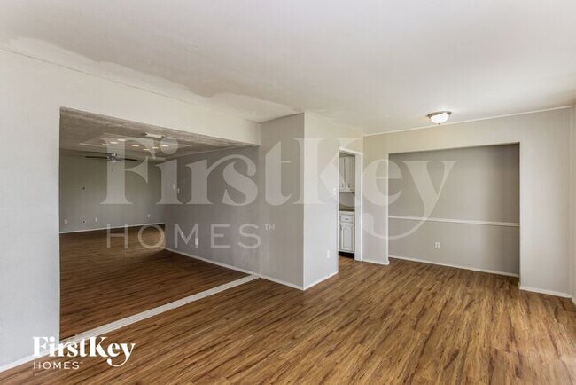 Building Photo - 3537 Rockcrest Dr