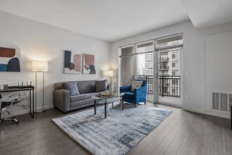 Building Photo - 301 Cmns Pk S