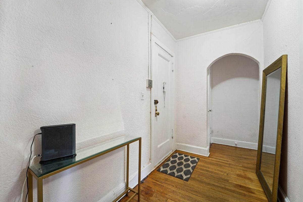 Building Photo - 69 Harney Rd