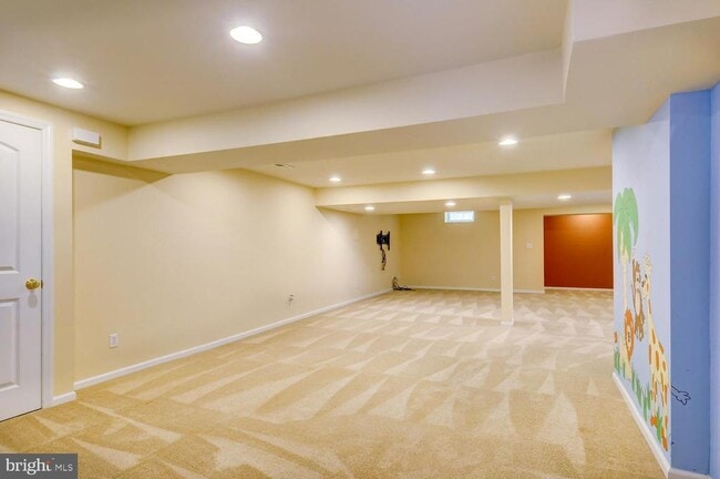 Building Photo - 45 Lockwood Dr