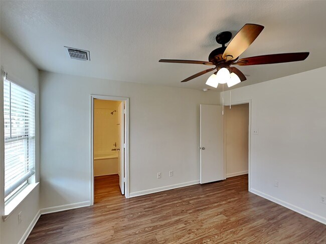 Building Photo - 9510 Juniper Pl Ct