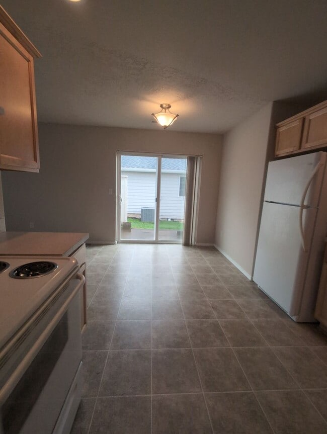 Building Photo - 917 W Ellendale Ave