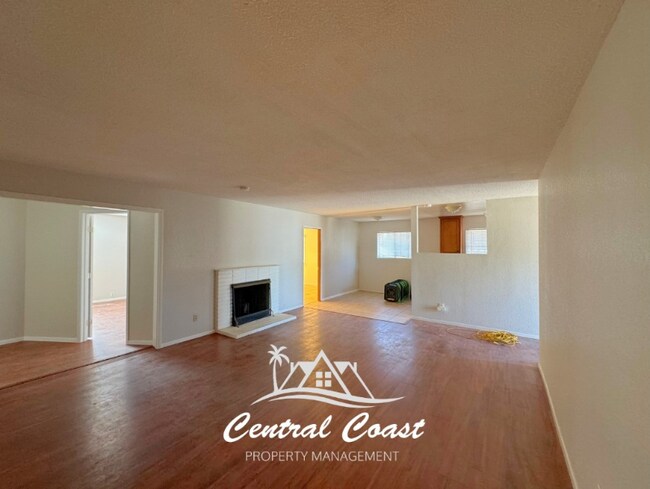 Building Photo - 0 W Camino Colegio