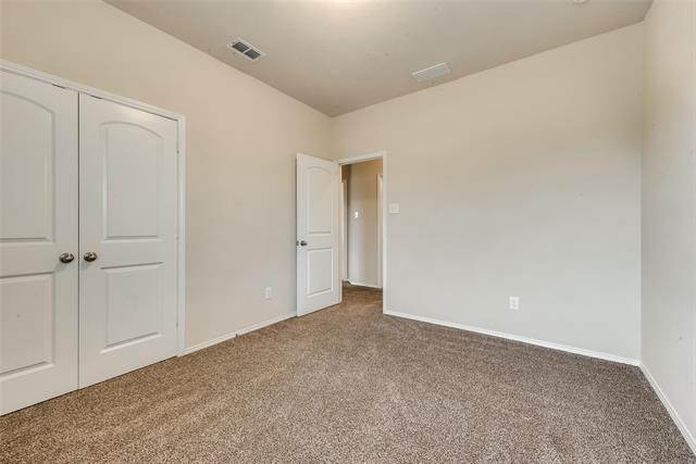 Building Photo - 4721 Lazy Oaks St