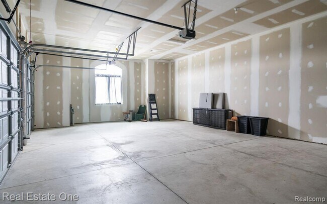 Building Photo - 850 Marlayna Dr