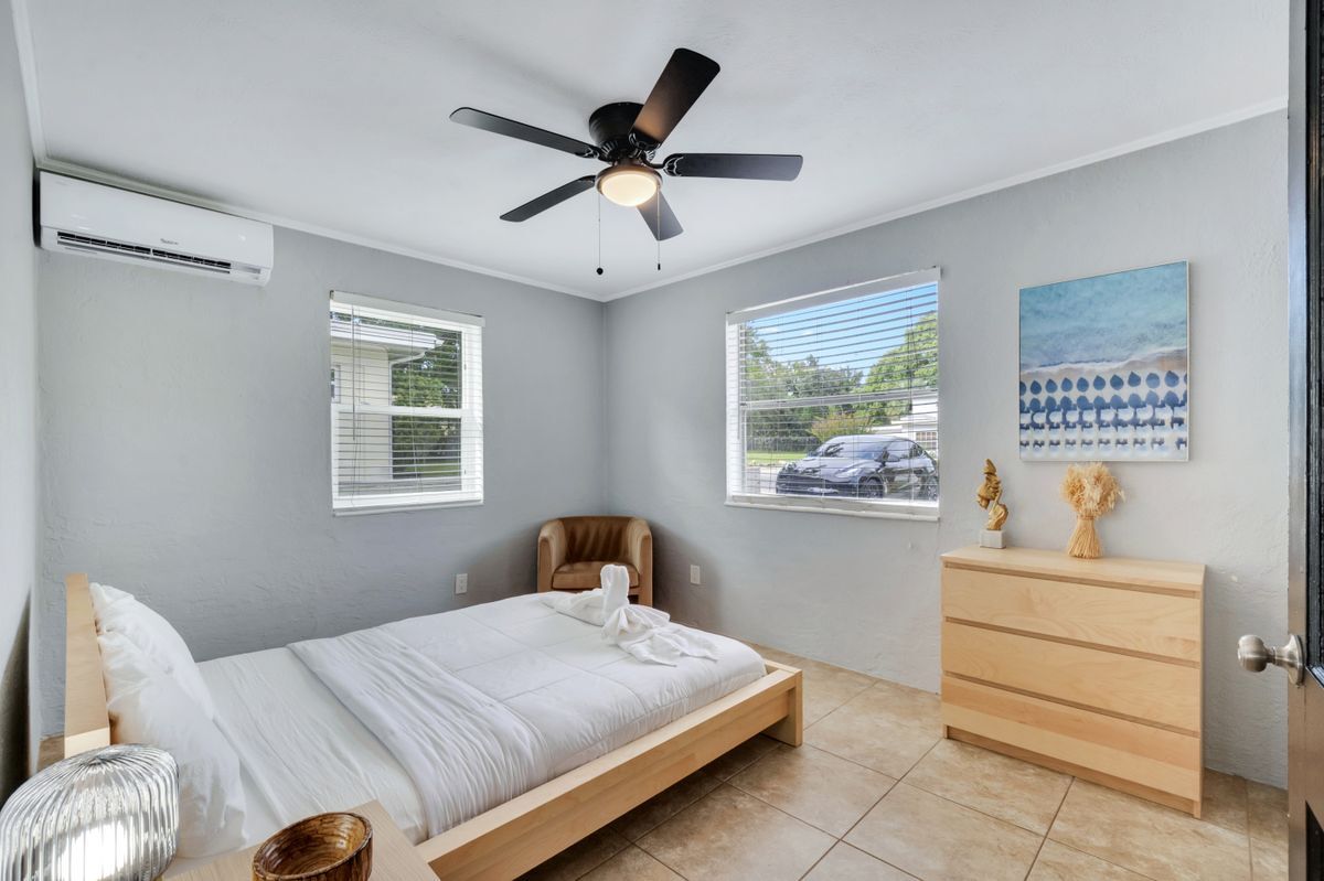 Building Photo - 415 S Hyer Ave