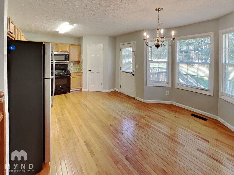 Building Photo - 307 Burton Dr