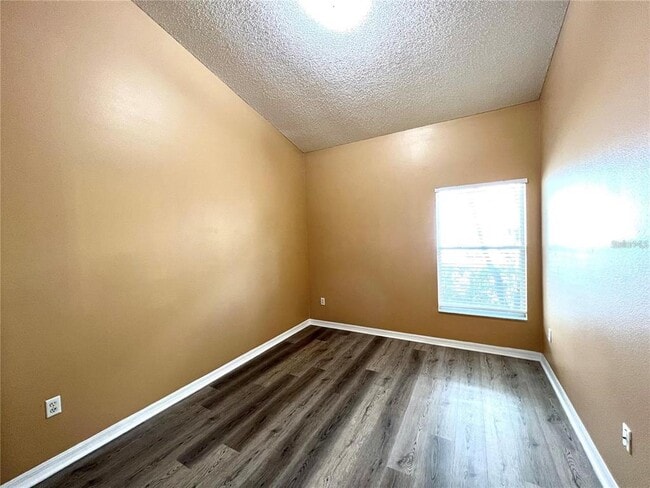 Building Photo - 16708 Glenbrook Blvd