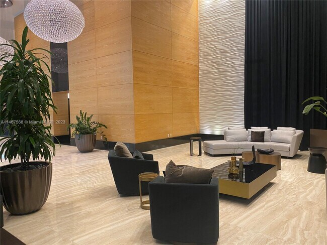 Building Photo - 950 Brickell Bay Dr