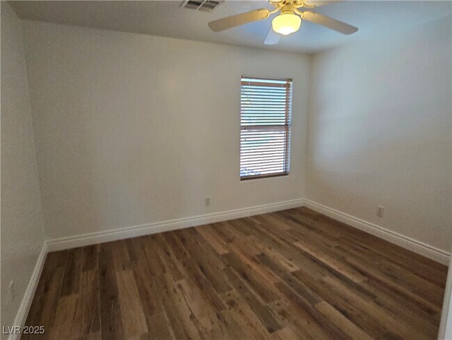 Building Photo - 221 Palmarosa St