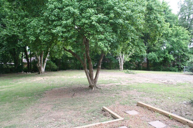 Building Photo - 6776 Dianna Dr