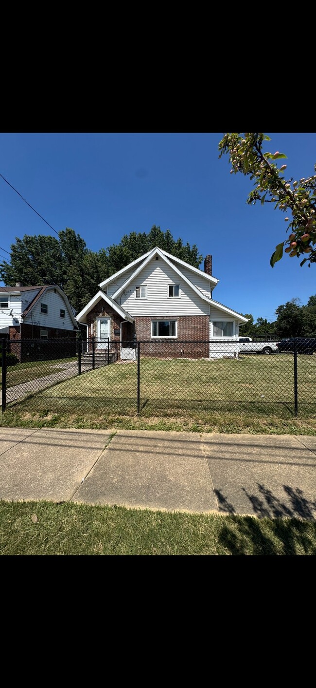 Building Photo - 1376 Diagonal Rd