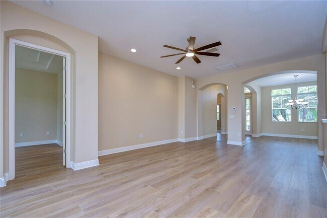 Building Photo - 3341 Grassglen Pl