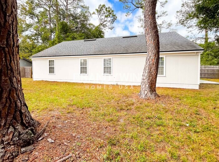 Building Photo - 3931 Hunters Lake Cir W