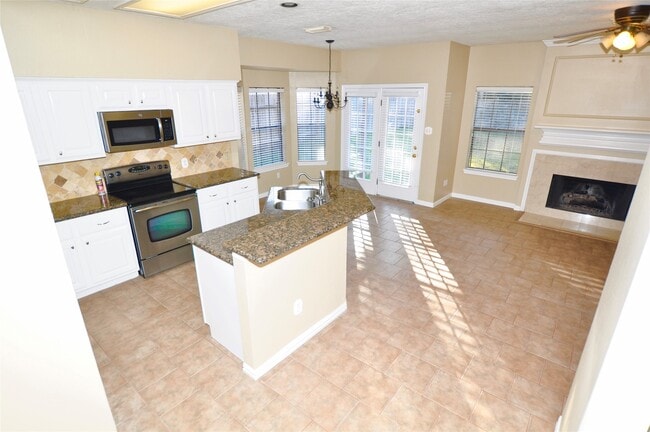 Building Photo - 3614 Scenic Valley Dr