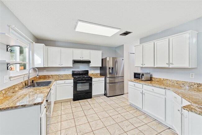 Building Photo - 9626 Dalewood Dr