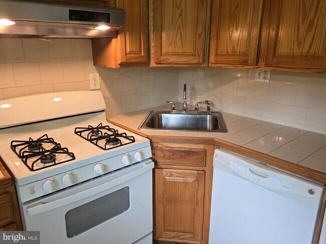 Building Photo - 13118 Vandalia Ct