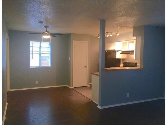 Building Photo - 901 Taulbee Ln