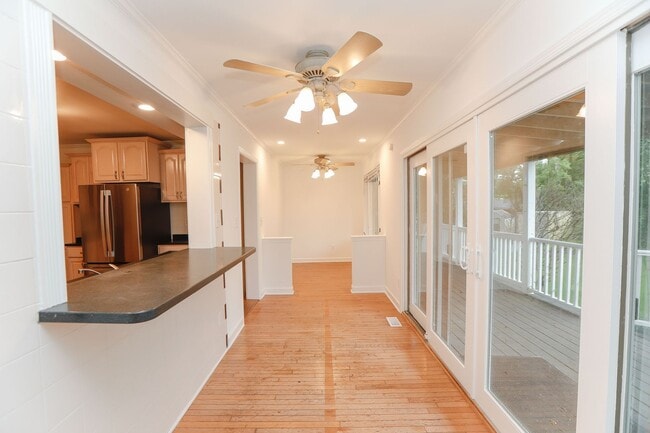 Building Photo - Beautiful Lake Home Rental in Norfolk!
